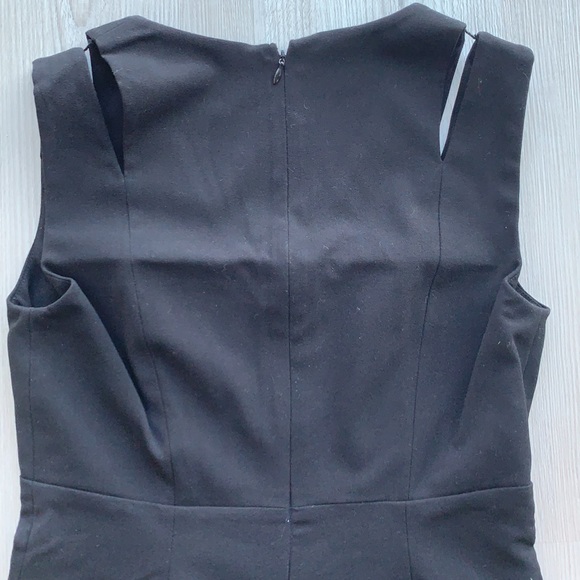 Calvin Klein - Picture 5 of 6